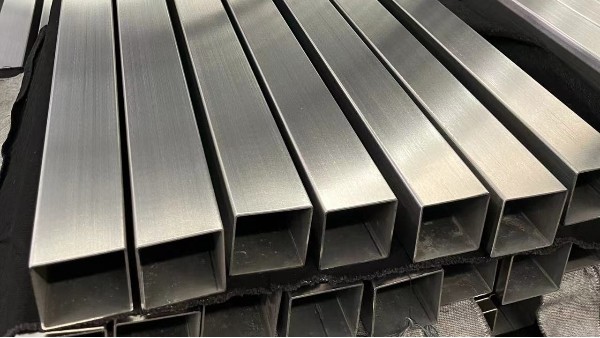 304不銹鋼制品管為何變形？