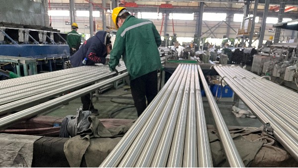 裝飾管的“表面文章”：從家居到建筑，如何兼顧美觀與耐久？